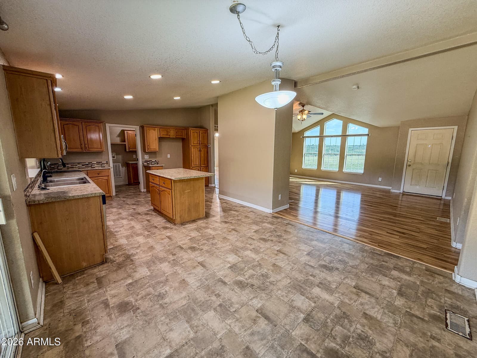 9667 E SPIRITS Path, Sierra Vista, AZ 85650 — photo 14 of 41