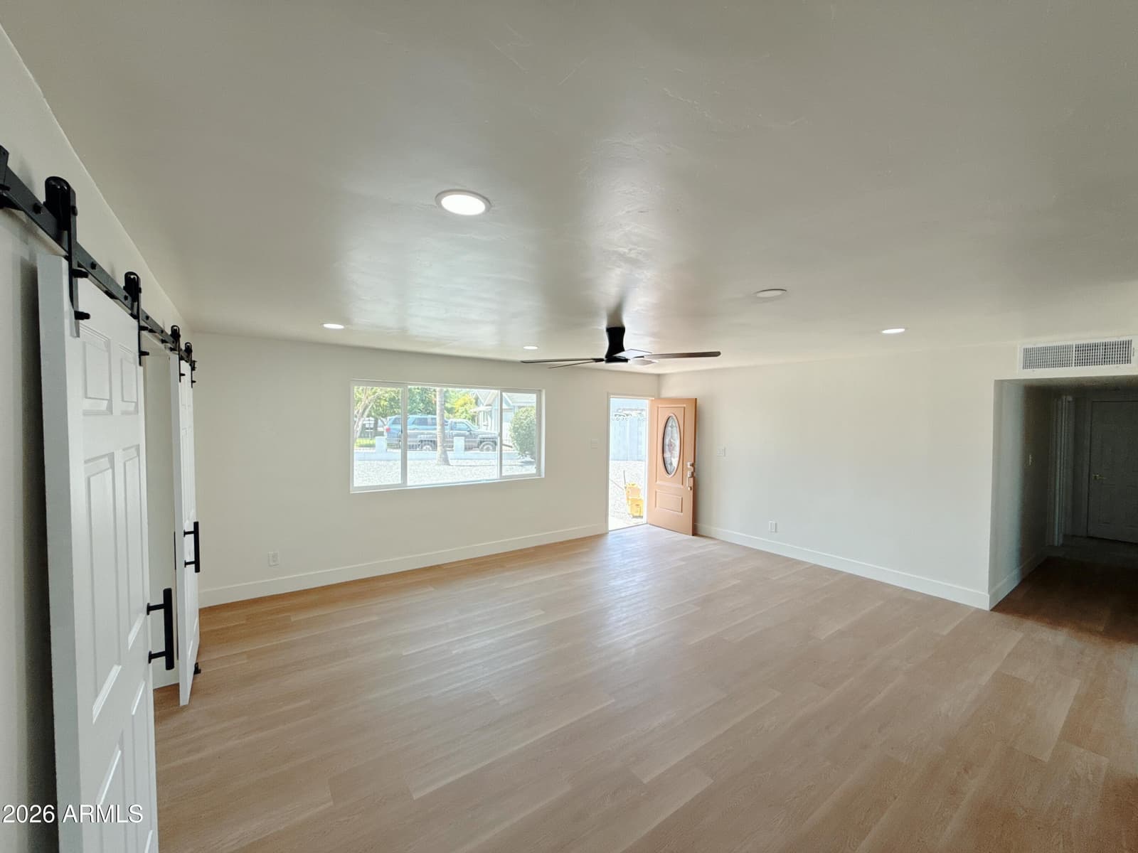 4424 W FLOWER Street, Phoenix, AZ 85031 — photo 4 of 35