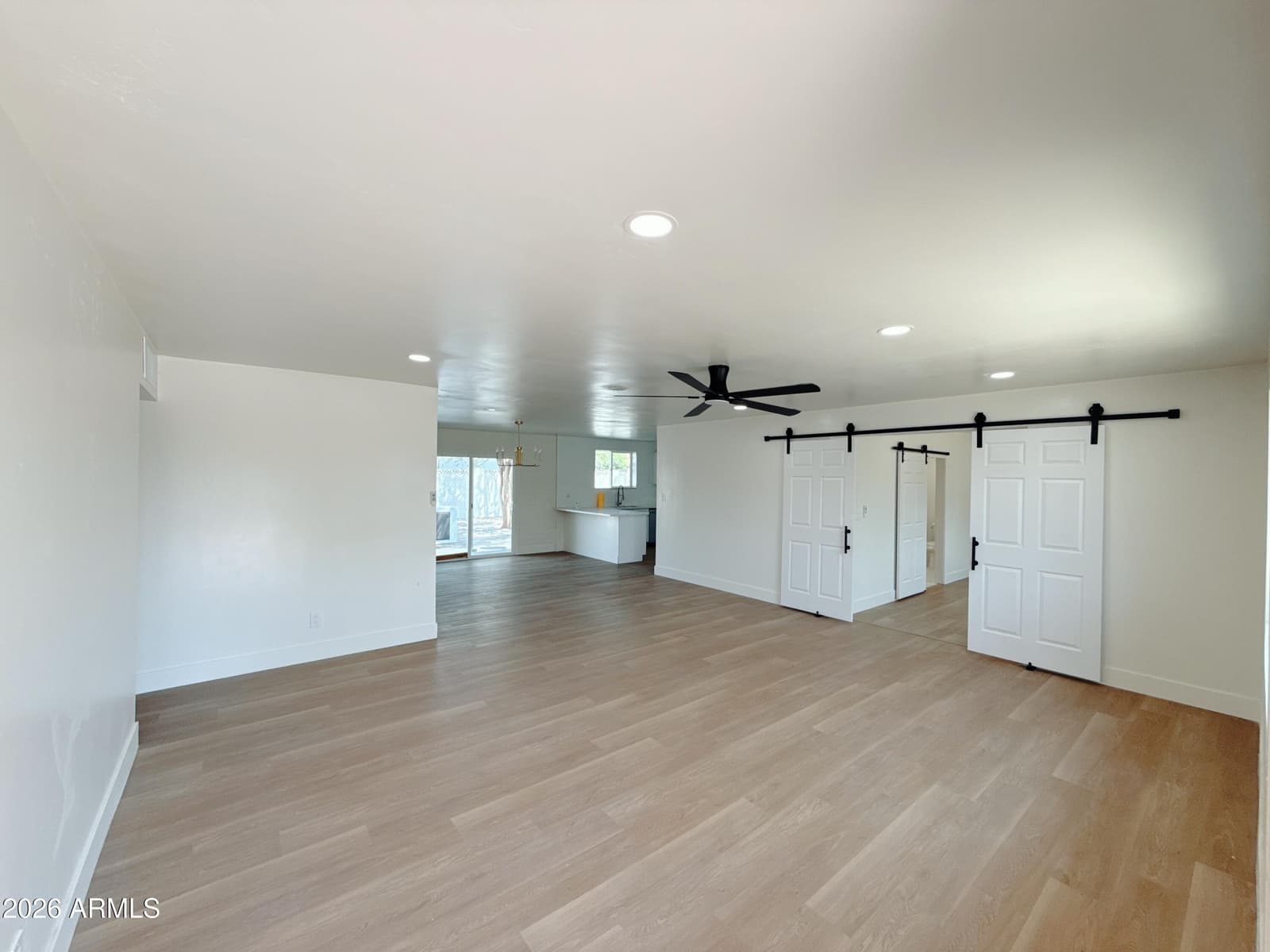 4424 W FLOWER Street, Phoenix, AZ 85031 — photo 5 of 35