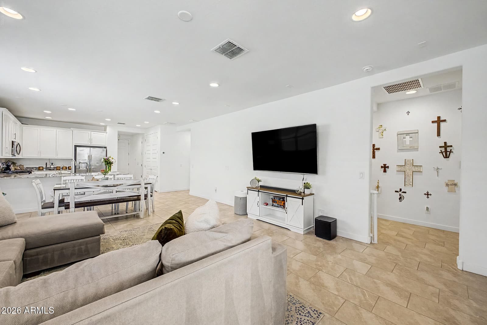 2516 W Hidalgo Avenue, Phoenix, AZ 85041 — photo 5 of 28