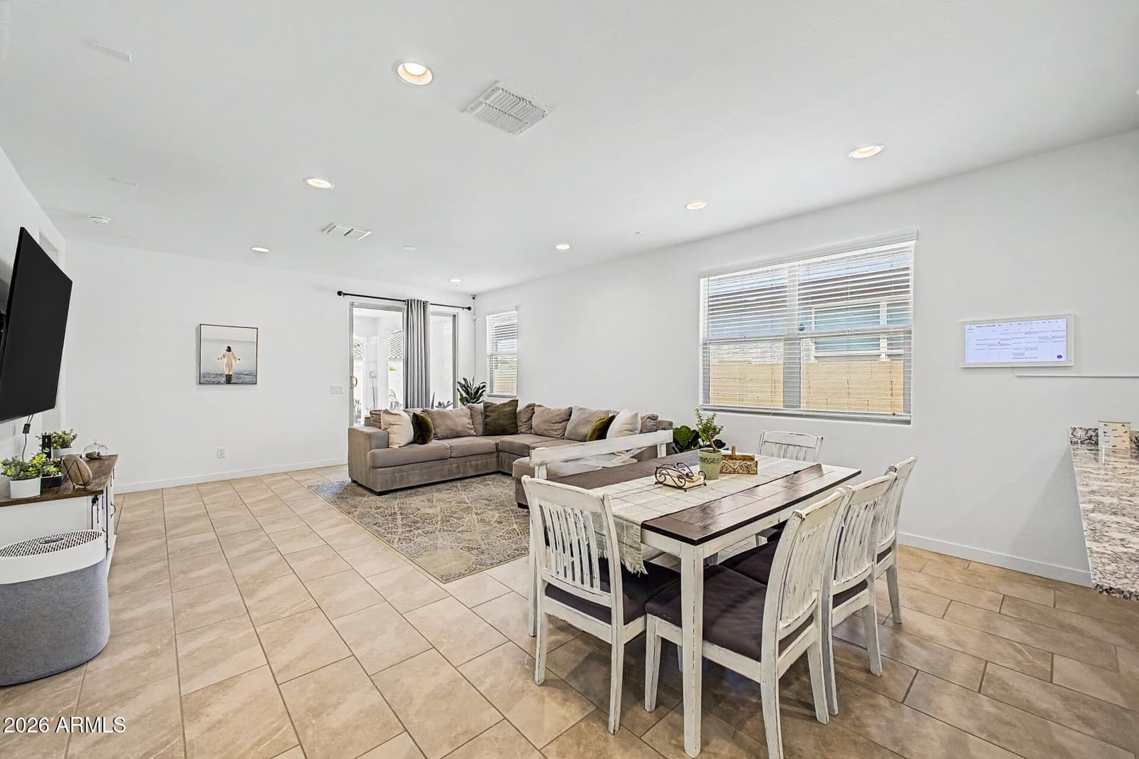 2516 W Hidalgo Avenue, Phoenix, AZ 85041 — photo 7 of 28