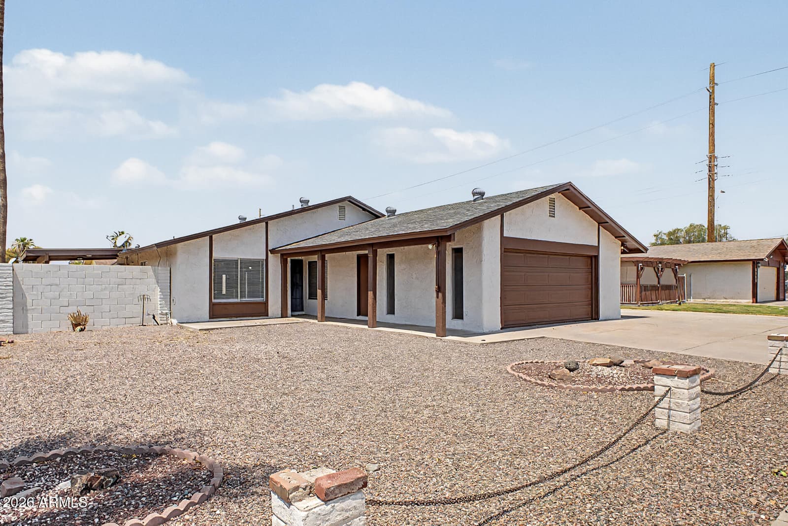 8934 N 55TH Drive, Glendale, AZ 85302 — photo 3 of 32