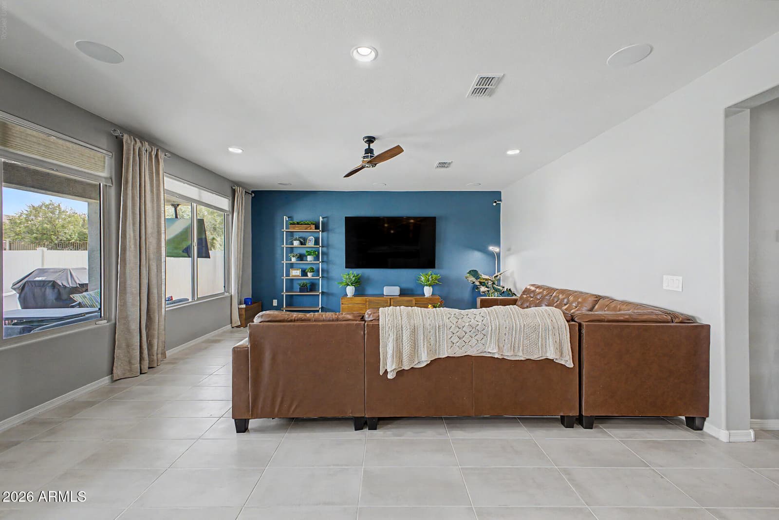 6325 S 24TH Place, Phoenix, AZ 85042 — photo 7 of 47