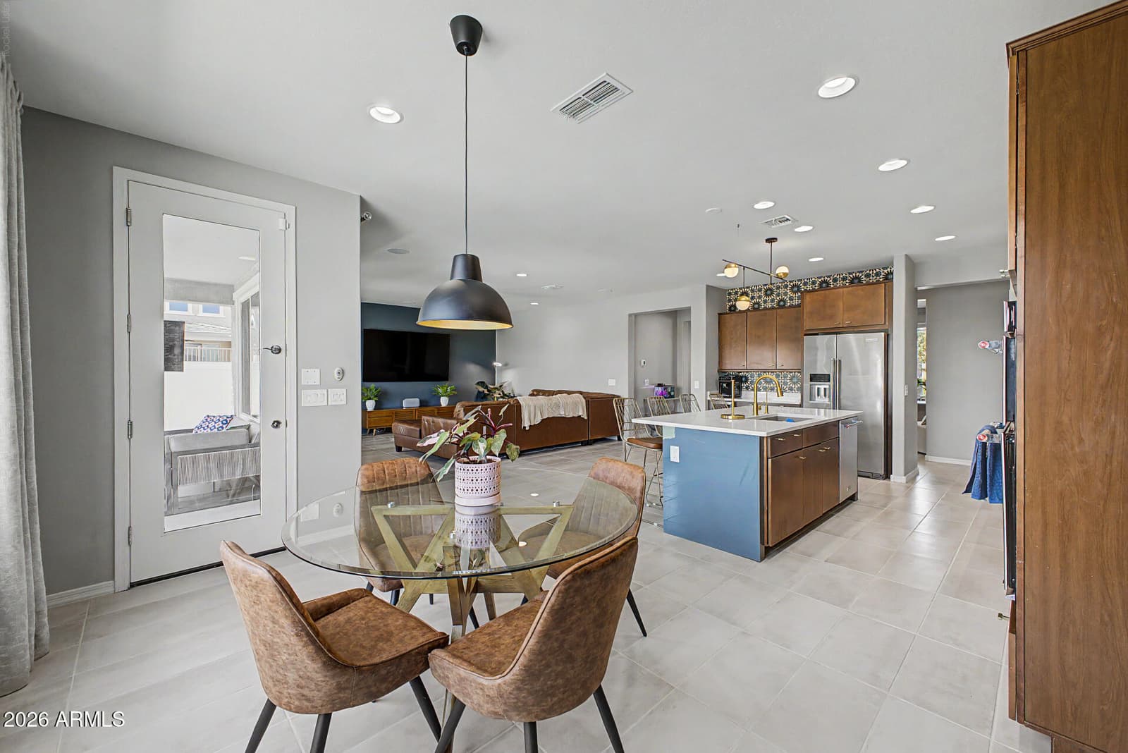 6325 S 24TH Place, Phoenix, AZ 85042 — photo 11 of 47
