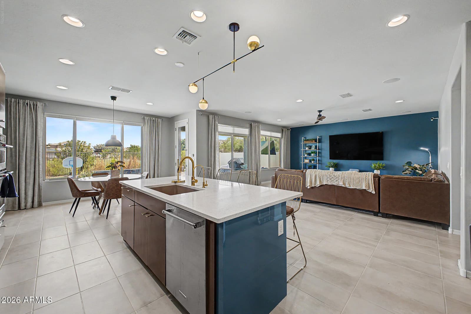 6325 S 24TH Place, Phoenix, AZ 85042 — photo 14 of 47