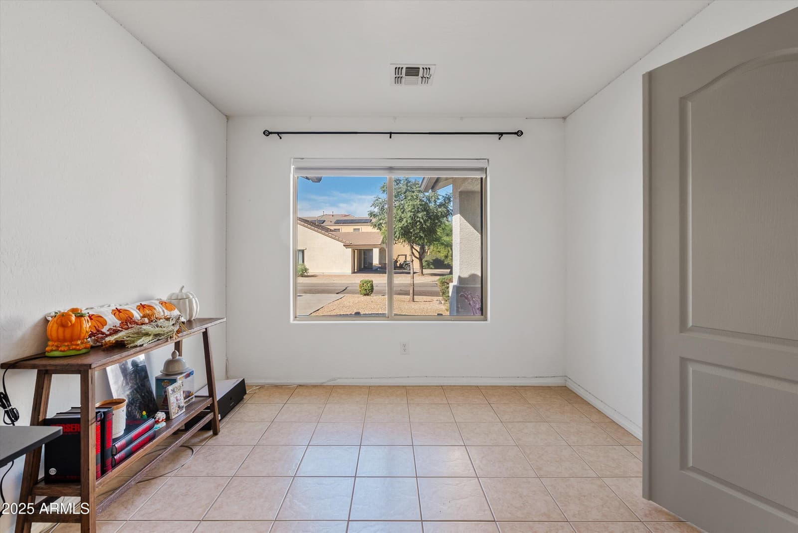 4507 E TANZANITE Lane, San Tan Valley, AZ 85143 — photo 10 of 42