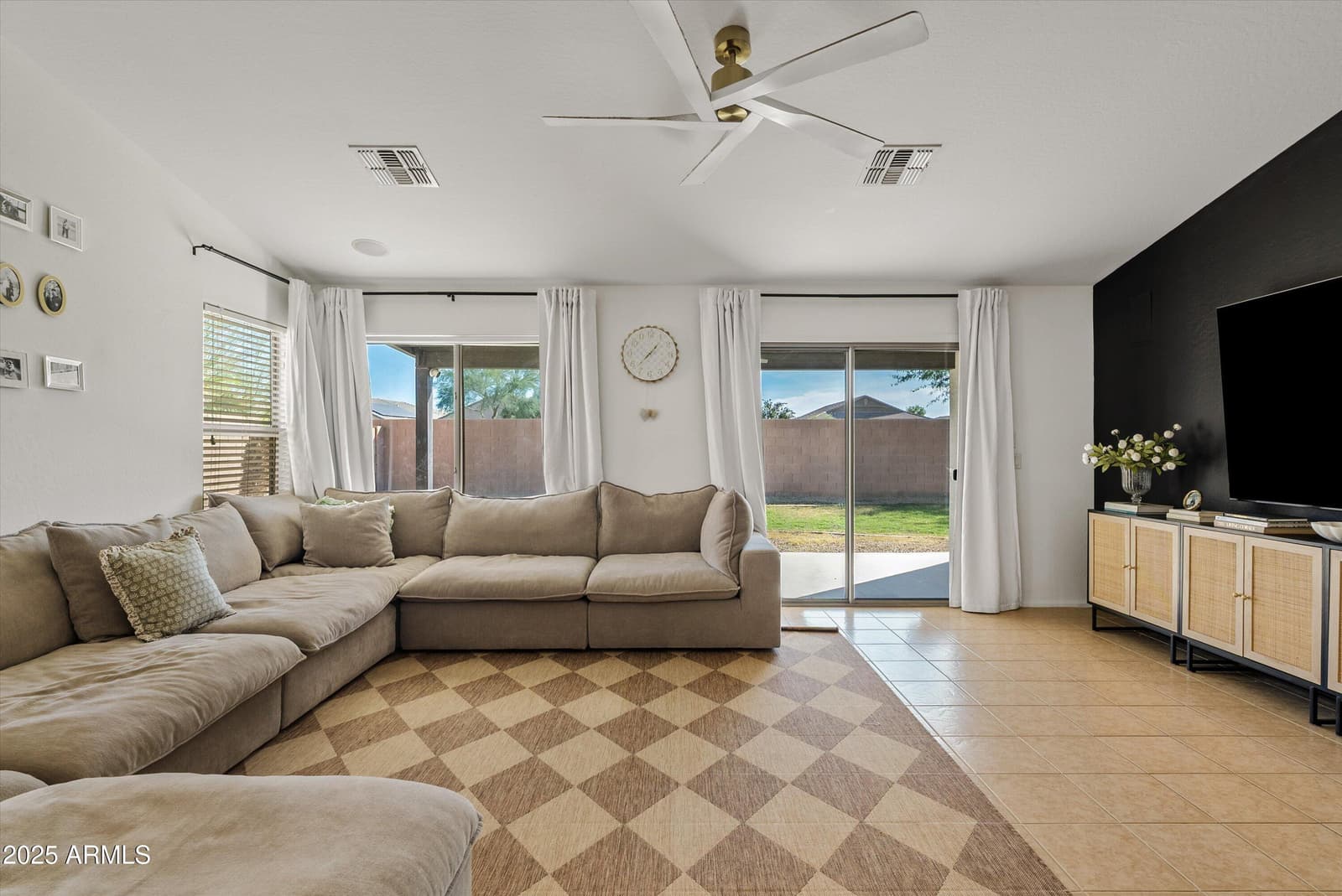 4507 E TANZANITE Lane, San Tan Valley, AZ 85143 — photo 15 of 42