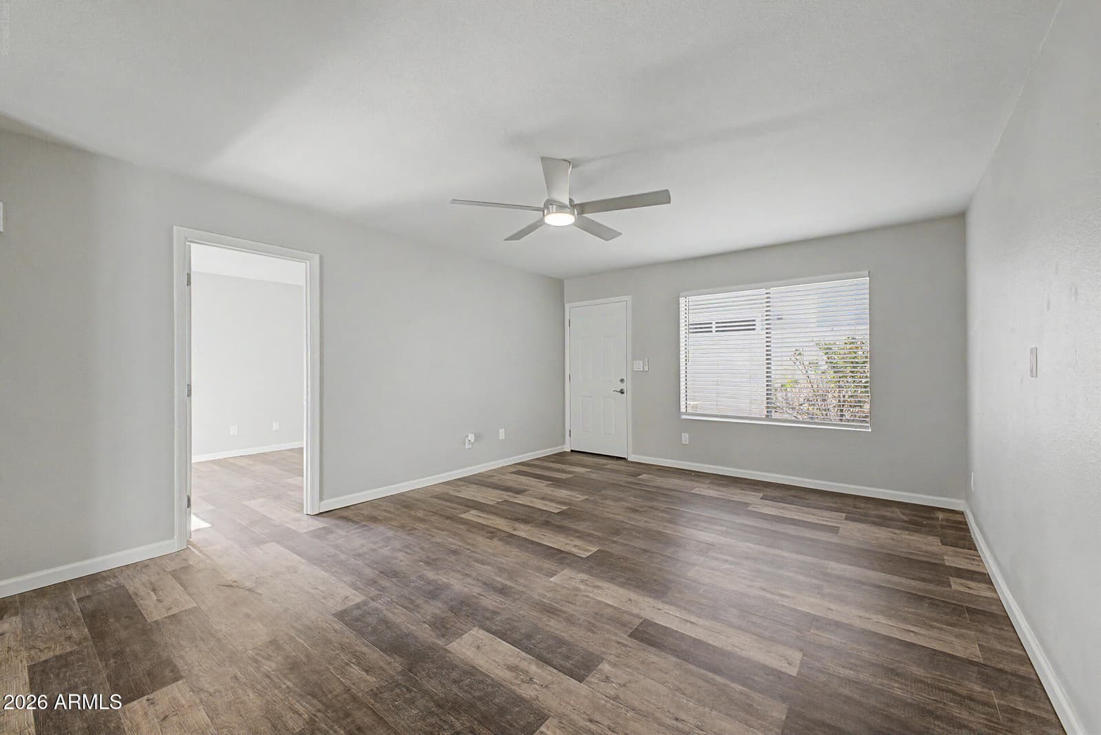 2824 E Waltann Lane 4, Phoenix, AZ 85032 — photo 3 of 32