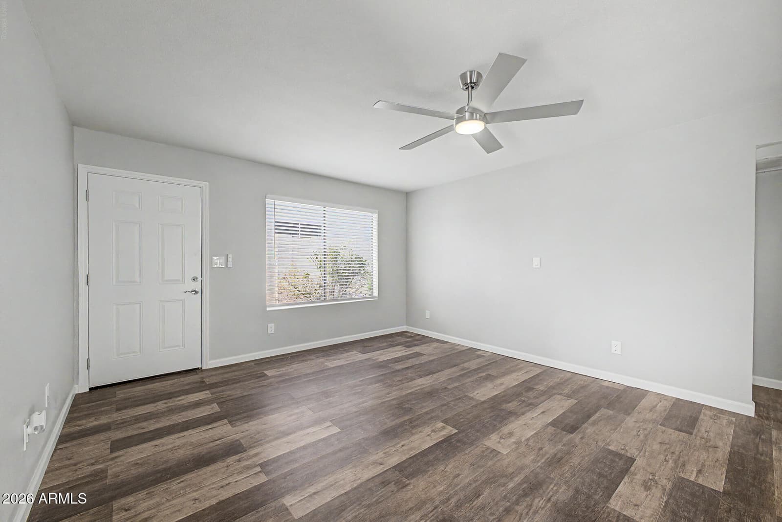 2824 E Waltann Lane 4, Phoenix, AZ 85032 — photo 4 of 32
