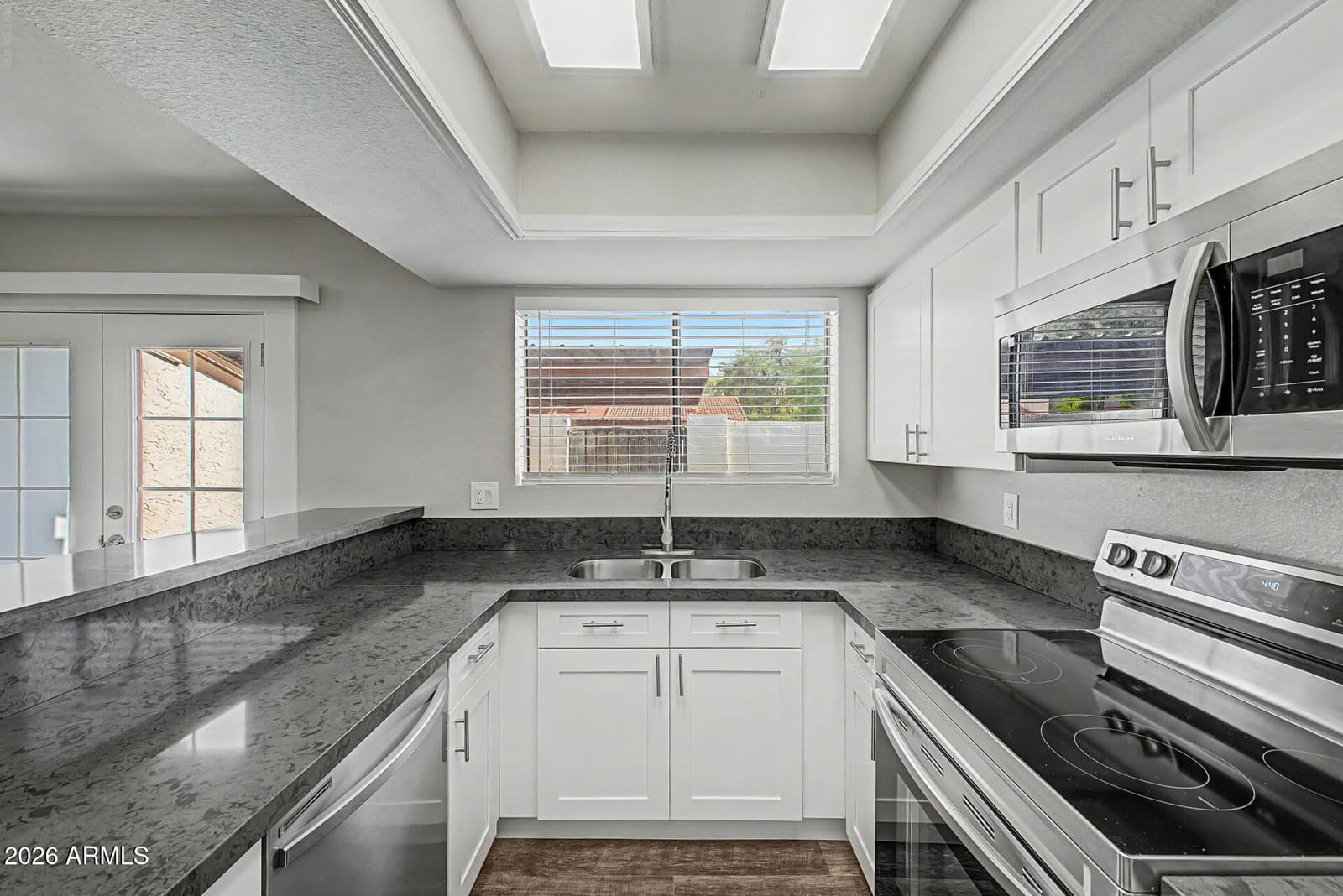 2824 E Waltann Lane 4, Phoenix, AZ 85032 — photo 8 of 32