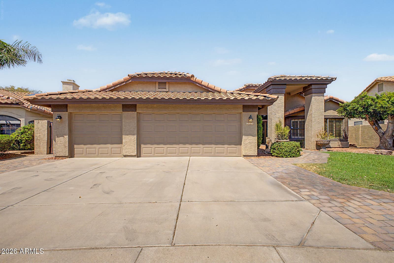 233 N Cottonwood Drive, Gilbert, AZ 85234 — photo 2 of 48