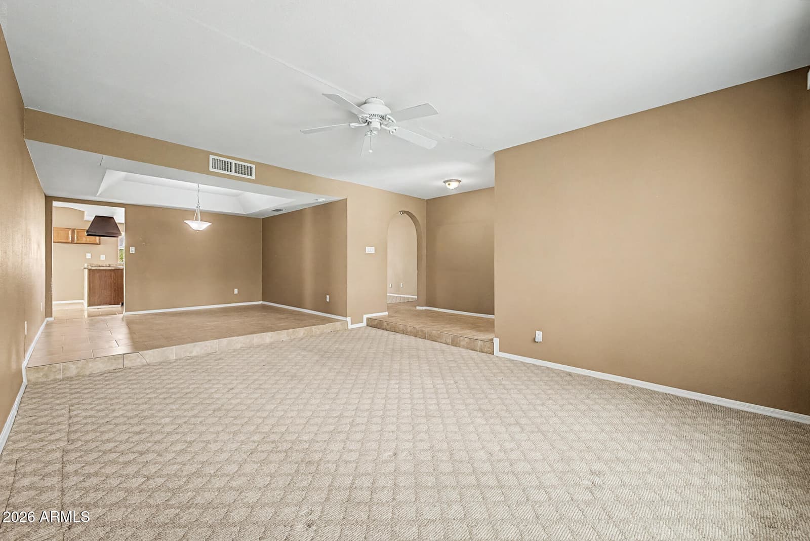 1048 W NIDO Avenue, Mesa, AZ 85210 — photo 4 of 31