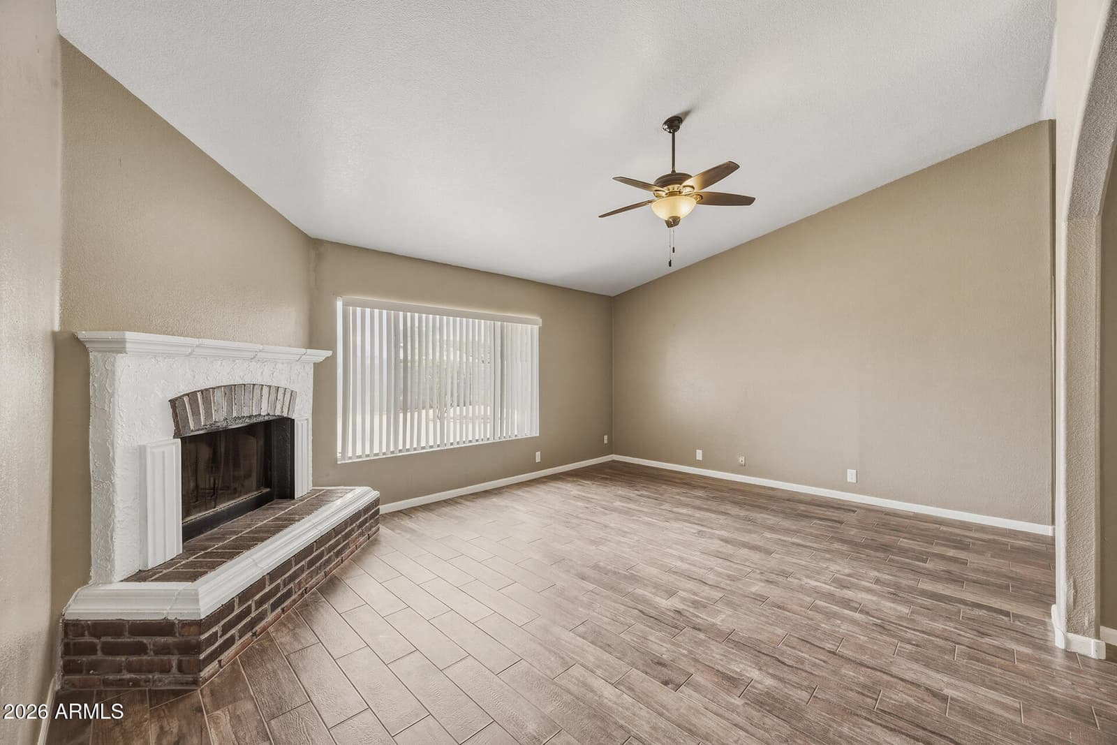 10243 W READE Avenue, Glendale, AZ 85307 — photo 4 of 24
