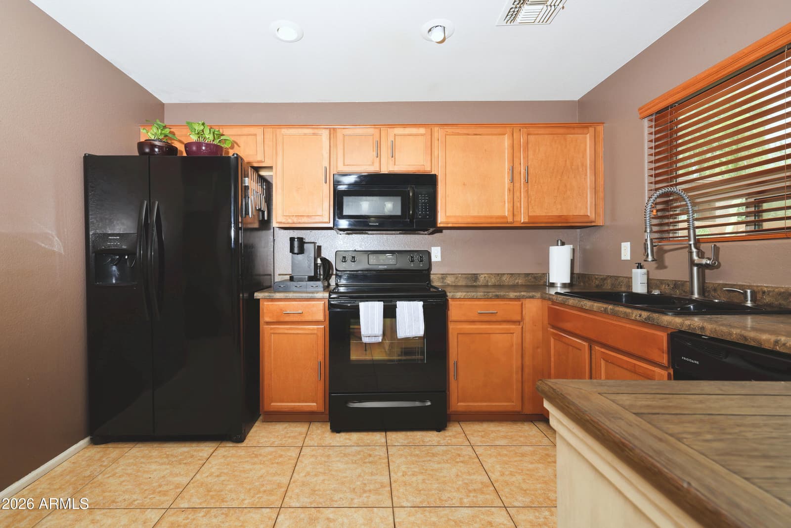 41980 W Sunland Drive, Maricopa, AZ 85138 — photo 8 of 27
