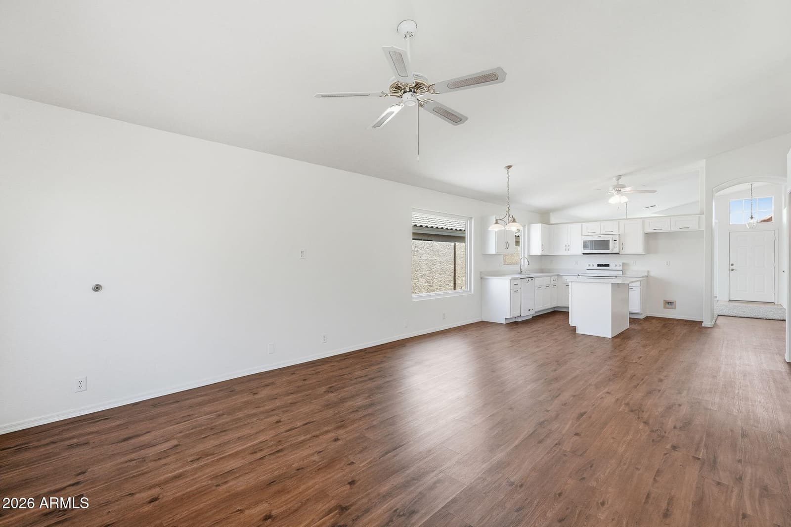972 E CONSTITUTION Drive, Chandler, AZ 85225 — photo 9 of 37
