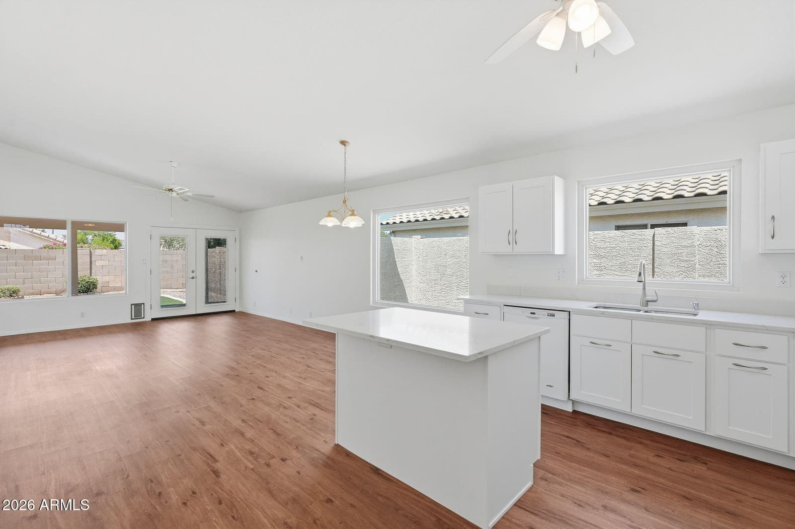 972 E CONSTITUTION Drive, Chandler, AZ 85225 — photo 10 of 37