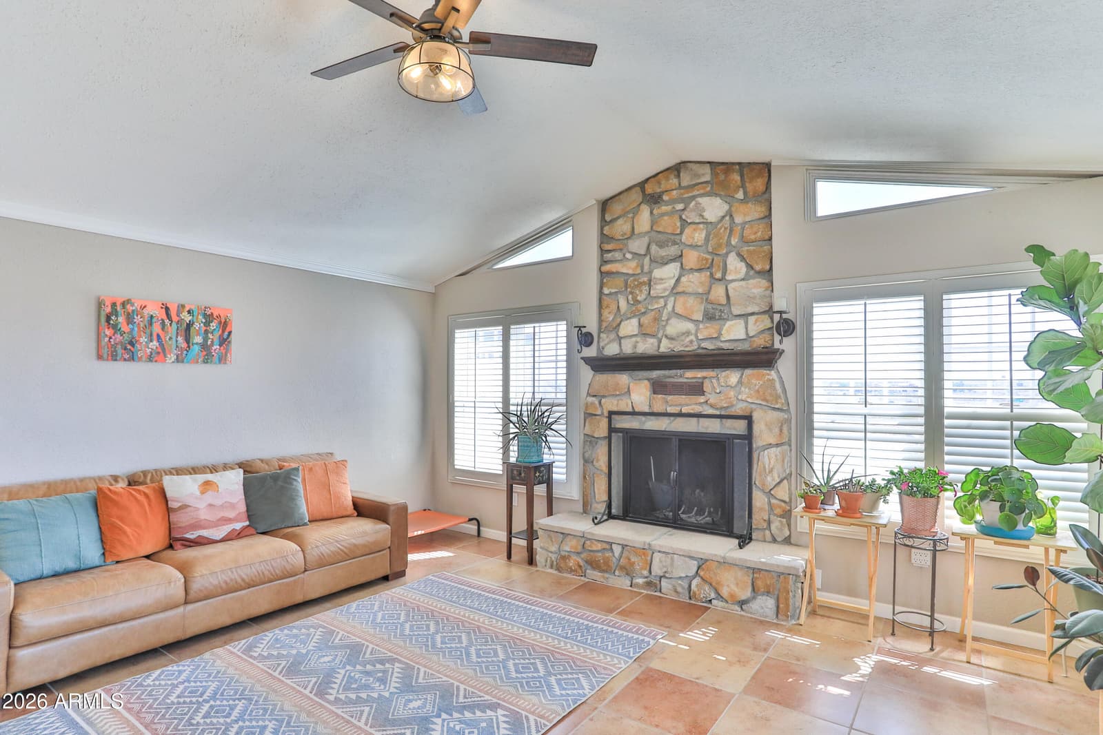 102 CRESTVIEW Road, Holbrook, AZ 86025 — photo 7 of 91