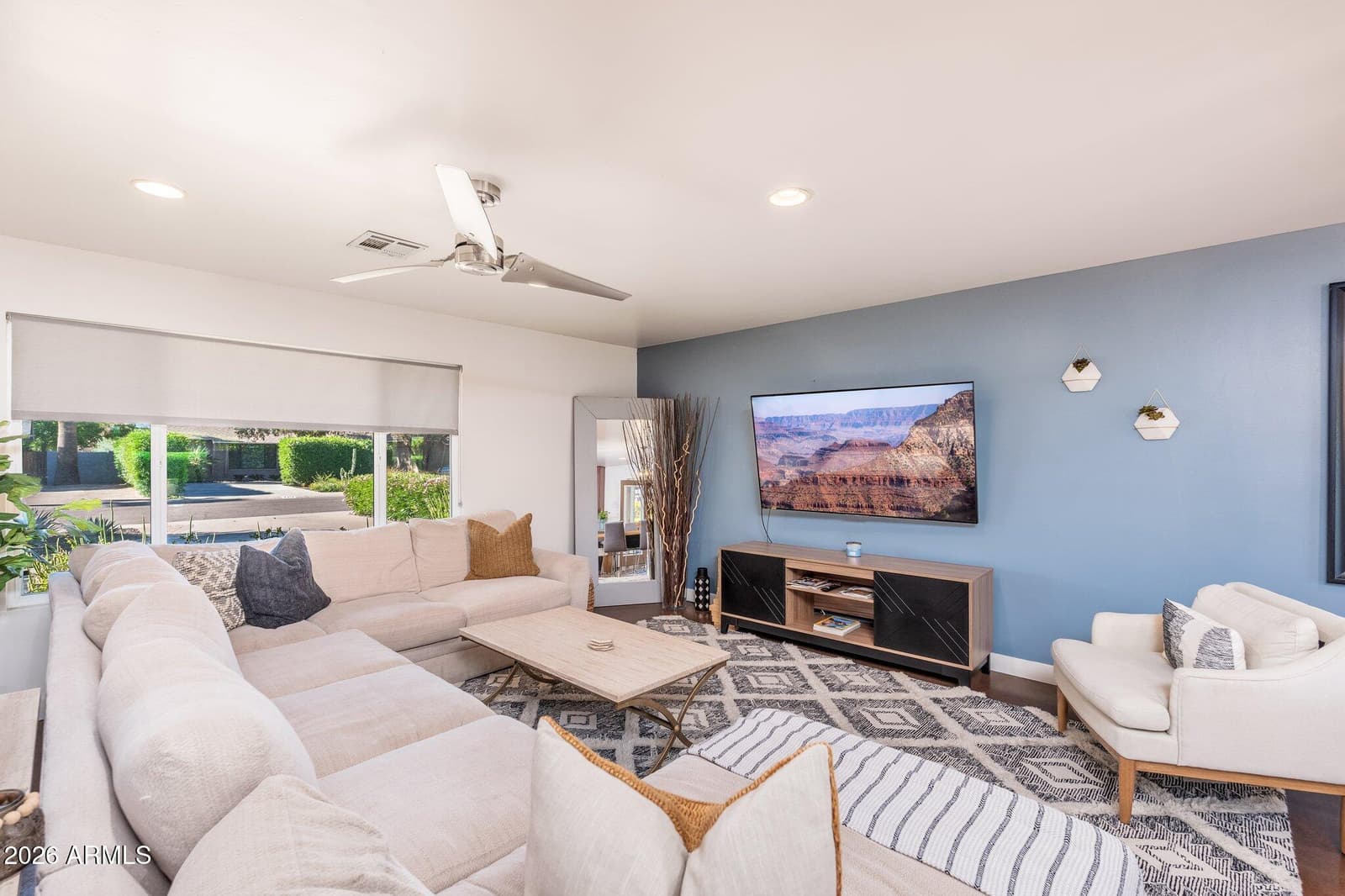 8426 E BONITA Drive, Scottsdale, AZ 85250 — photo 5 of 50