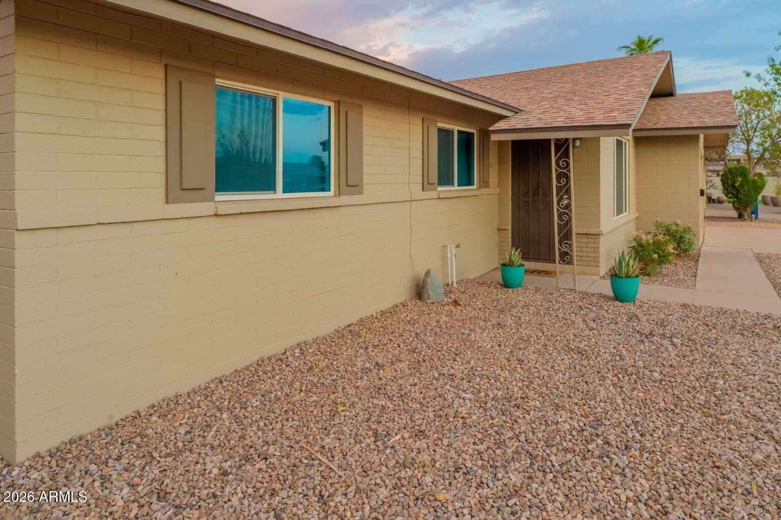 3101 S DROMEDARY Drive, Tempe, AZ 85282 — photo 2 of 24