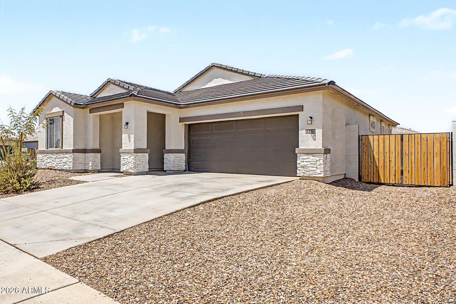 10410 W SONRISAS Street, Tolleson, AZ 85353 — photo 6 of 37