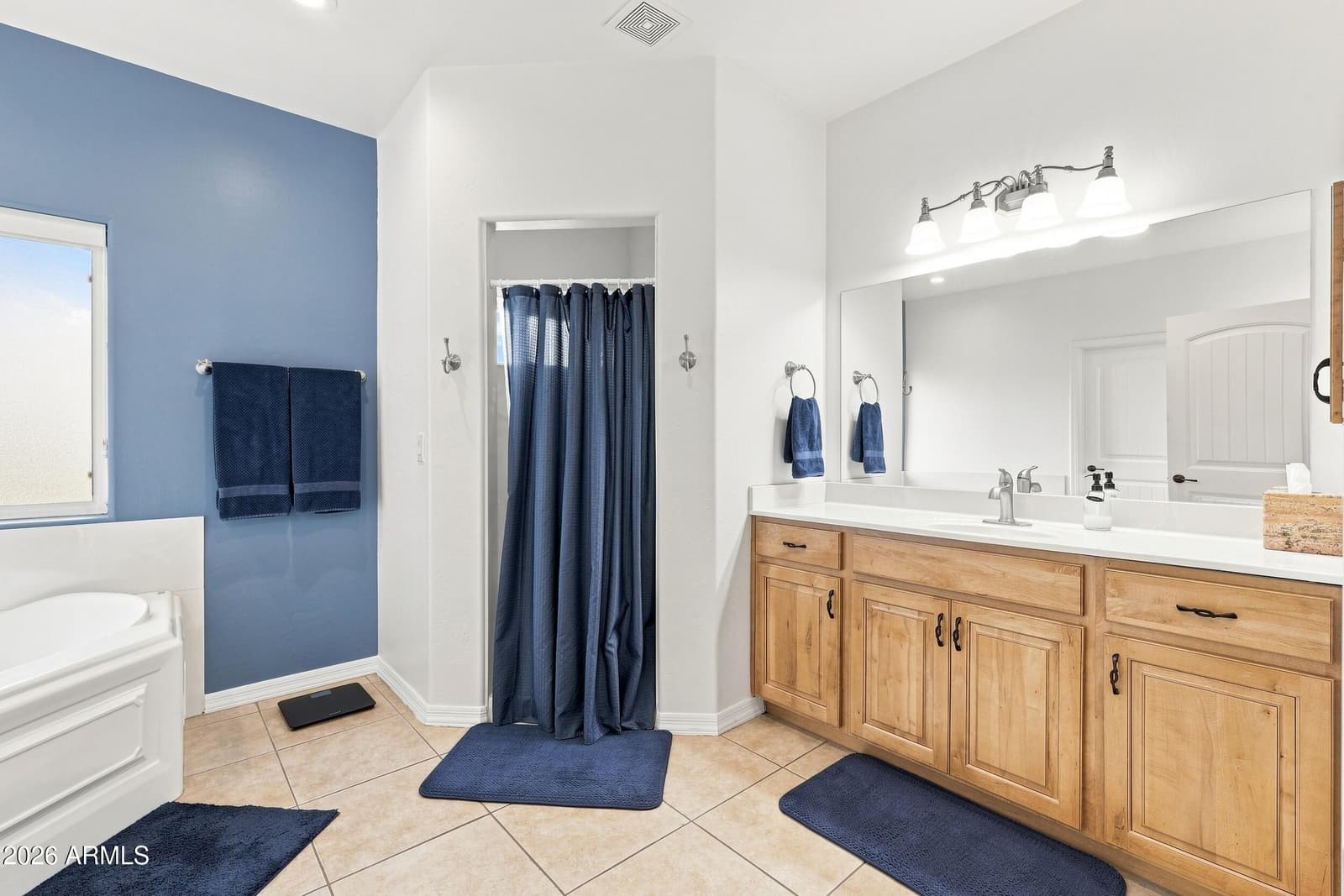 6534 JARDIN Drive, Show Low, AZ 85901 — photo 16 of 51