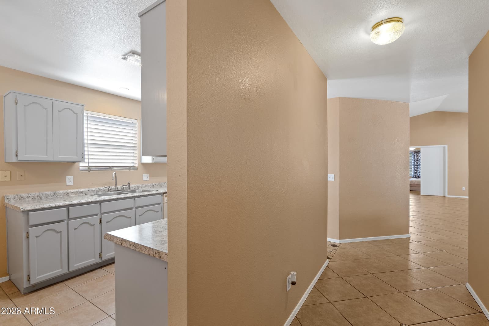 4670 CHAPARRAL Loop, Sierra Vista, AZ 85635 — photo 18 of 47