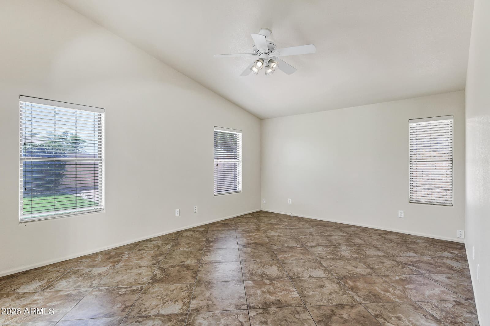 11219 W VERNON Avenue, Avondale, AZ 85392 — photo 13 of 25