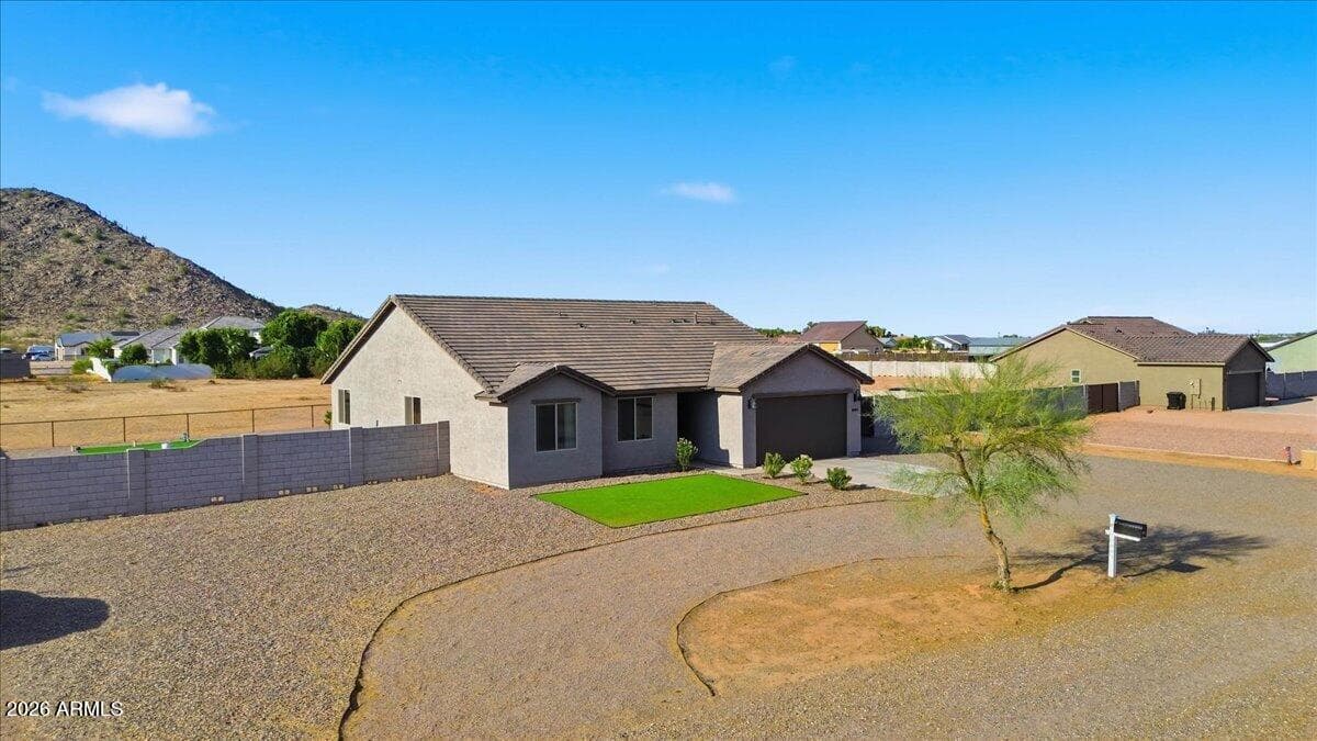 8584 W GINGER Trail, Casa Grande, AZ 85194 — photo 3 of 33