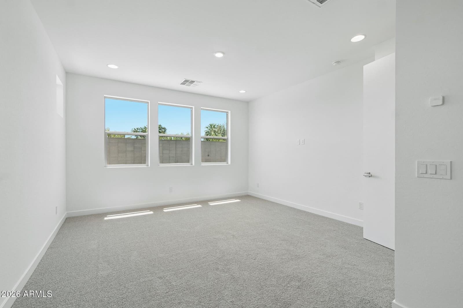 7945 W LOMA Lane, Peoria, AZ 85345 — photo 19 of 35