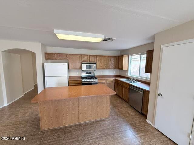 1932 W ALTA VISTA Road, Phoenix, AZ 85041 — photo 3 of 10