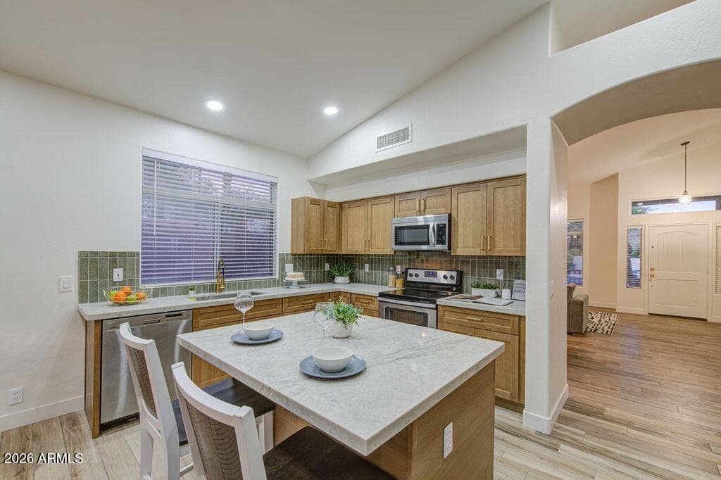 1250 E Captain Dreyfus Avenue, Phoenix, AZ 85022 — photo 11 of 46