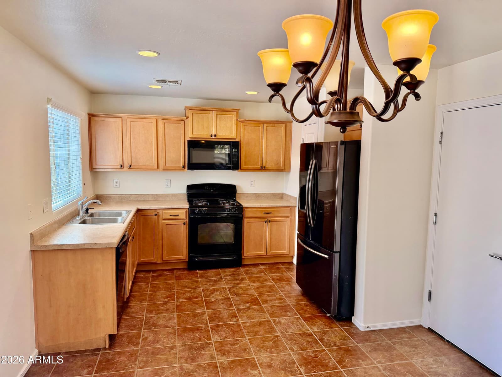 2921 N DAISY Drive, Florence, AZ 85132 — photo 3 of 45