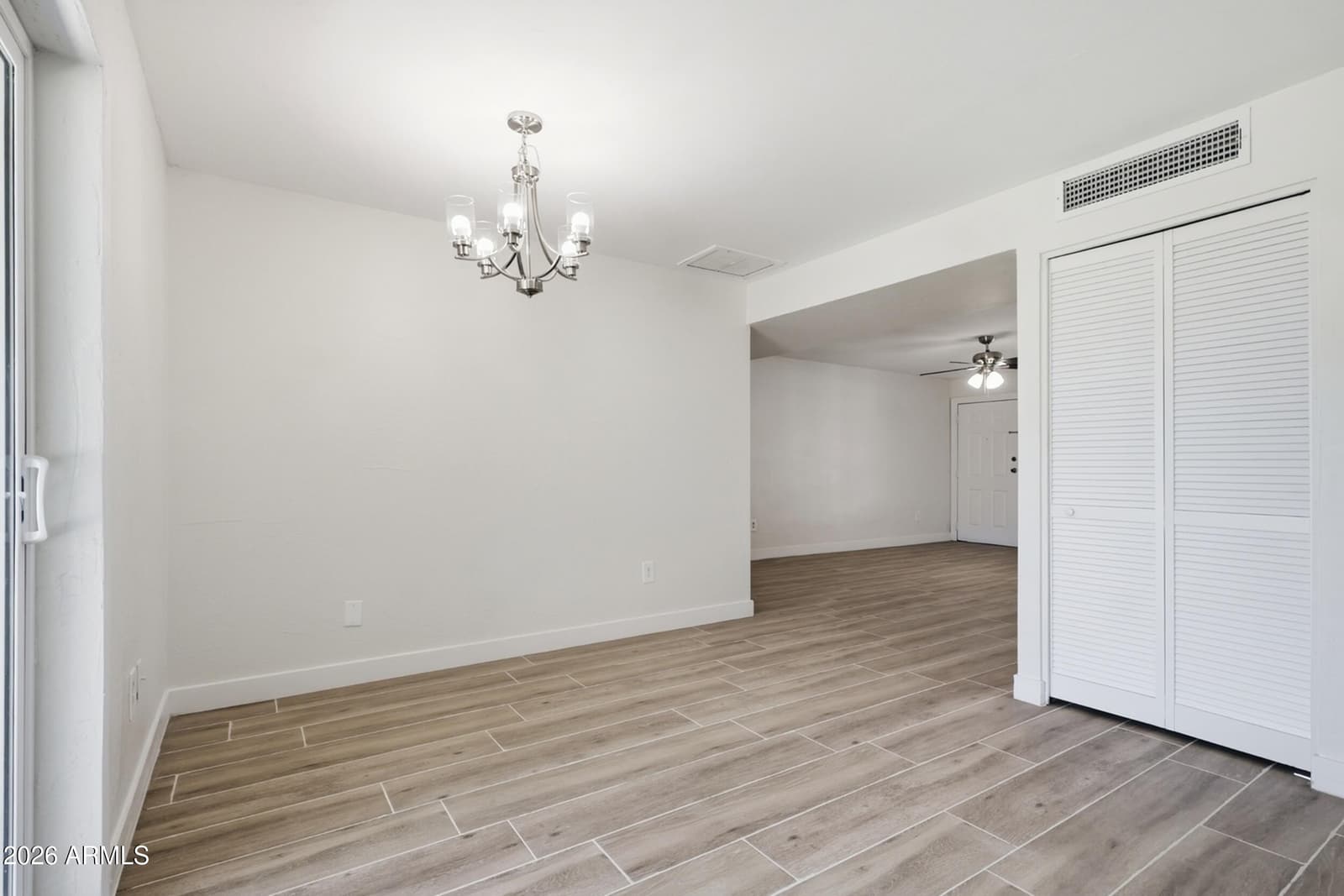 2031 N 55TH Avenue, Phoenix, AZ 85035 — photo 6 of 38