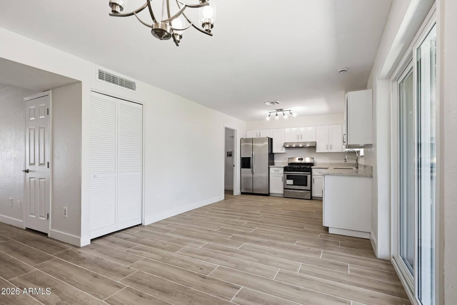 2031 N 55TH Avenue, Phoenix, AZ 85035 — photo 10 of 38