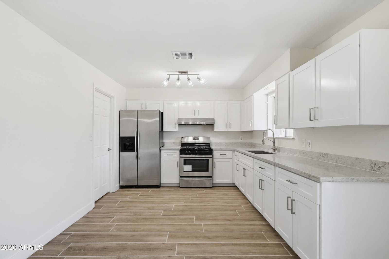 2031 N 55TH Avenue, Phoenix, AZ 85035 — photo 11 of 38