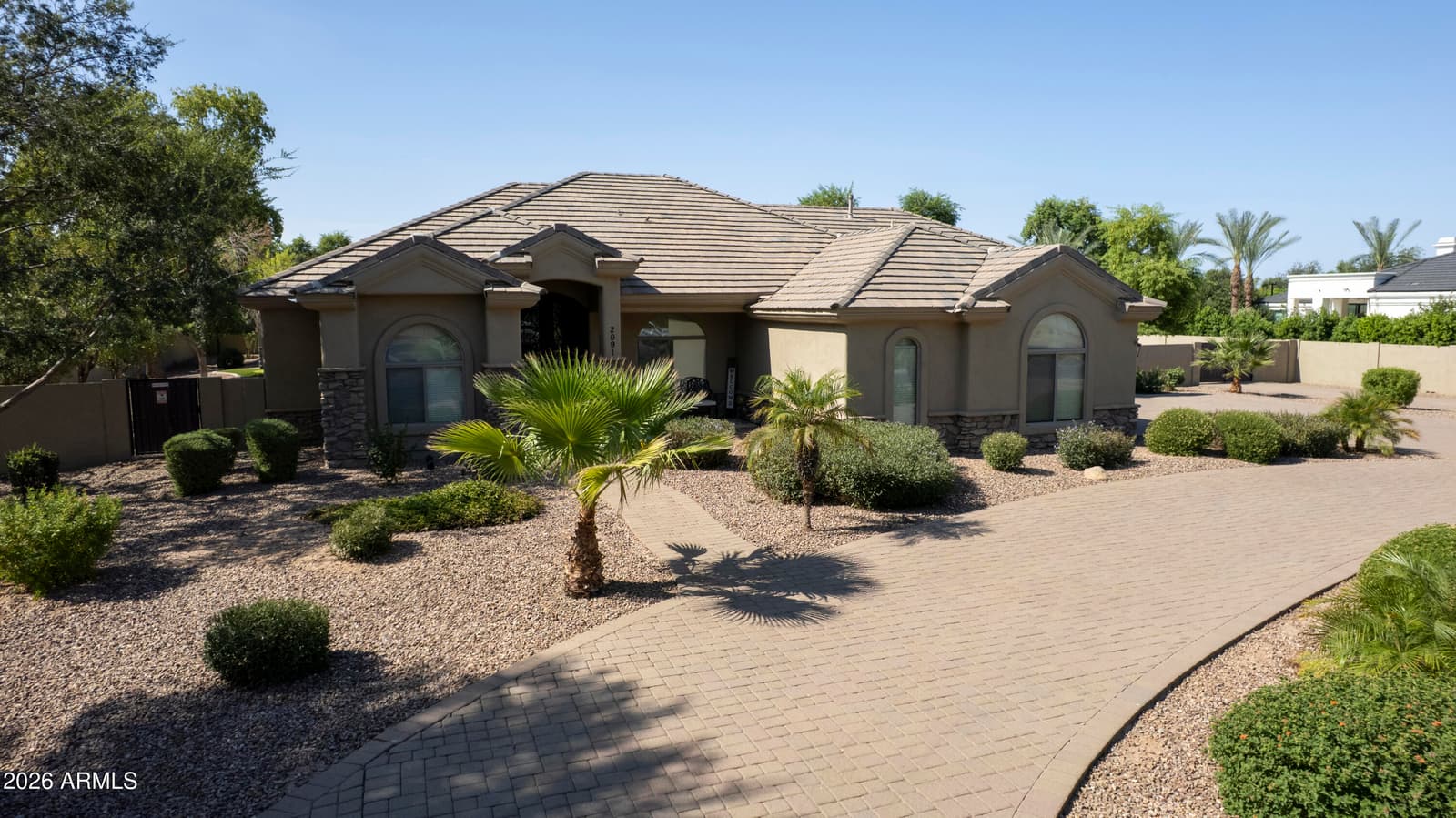 2091 E COCONINO Court, Gilbert, AZ 85298 — photo 1 of 48
