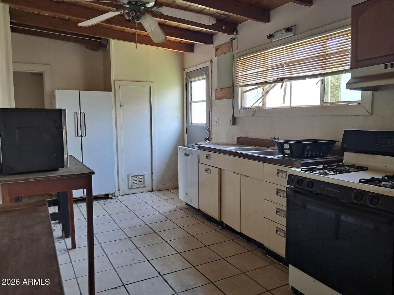 225 N Carmichael Avenue, Sierra Vista, AZ 85635 — photo 14 of 42