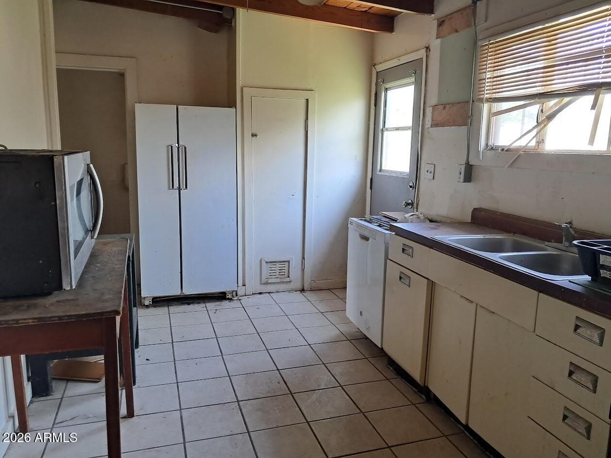 225 N Carmichael Avenue, Sierra Vista, AZ 85635 — photo 13 of 42