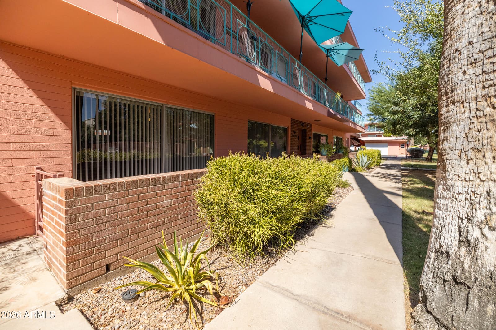 140 E Coronado Road 19, Phoenix, AZ 85004 — photo 3 of 62