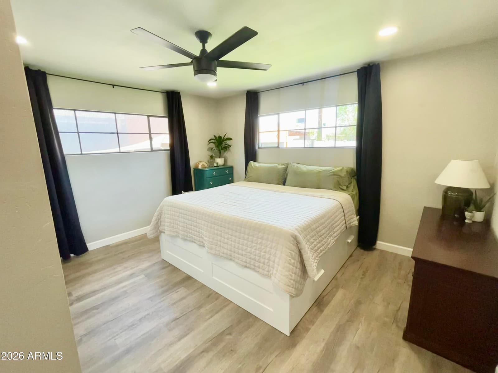 529 W UNIVERSITY Drive, Mesa, AZ 85201 — photo 11 of 24