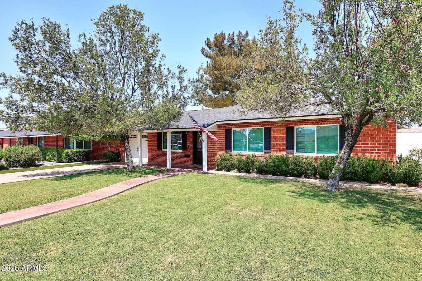 2230 E DEVONSHIRE Avenue, Phoenix, AZ 85016 — photo 2 of 58