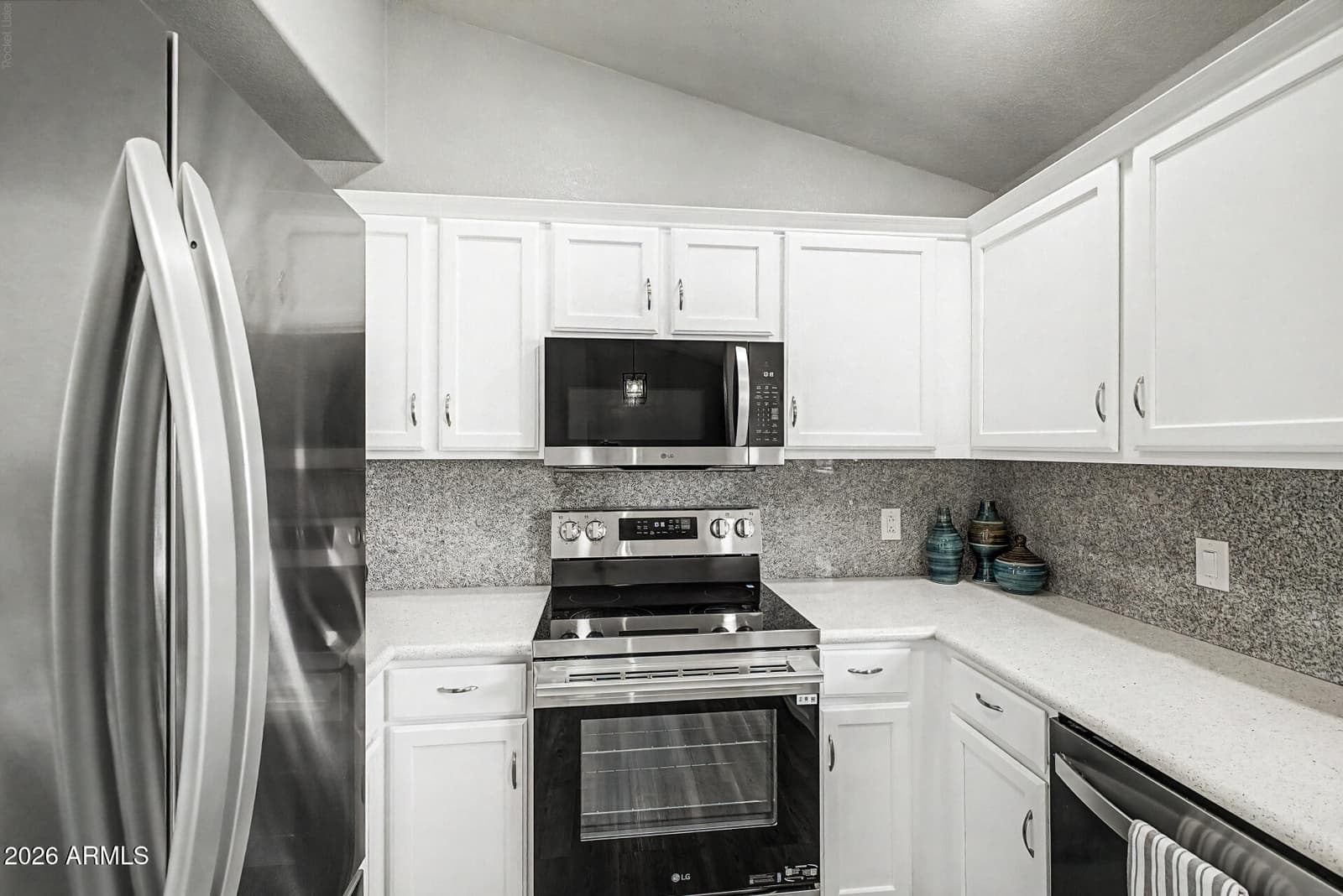 4407 E AMBERWOOD Drive, Phoenix, AZ 85048 — photo 14 of 41