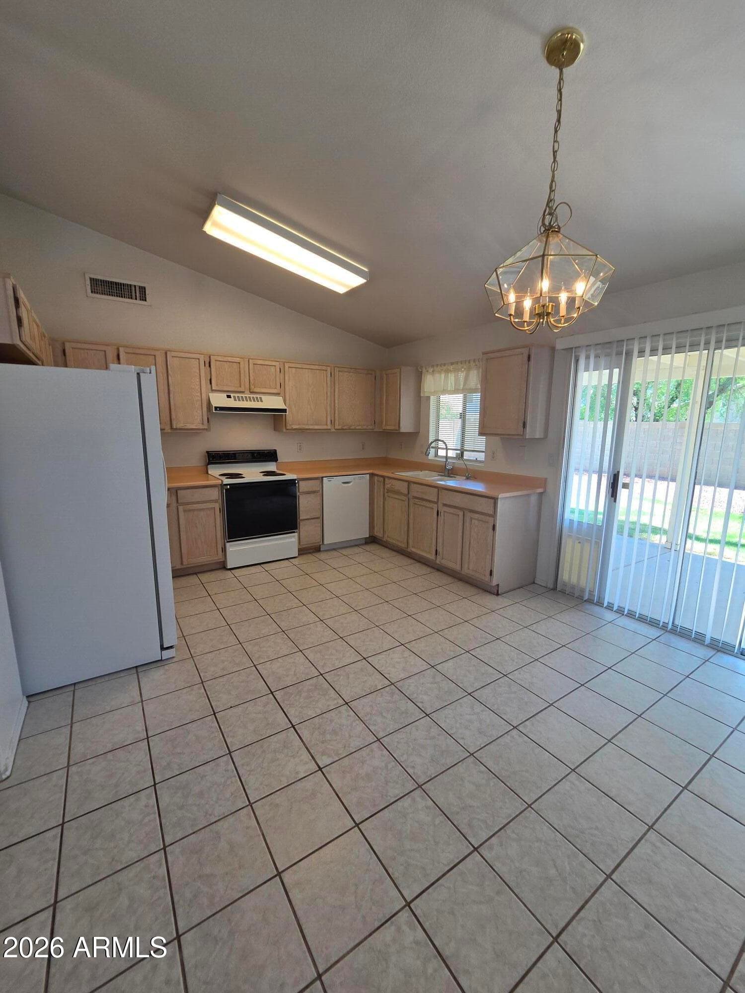 2925 E BLACKHAWK Drive, Phoenix, AZ 85050 — photo 6 of 19