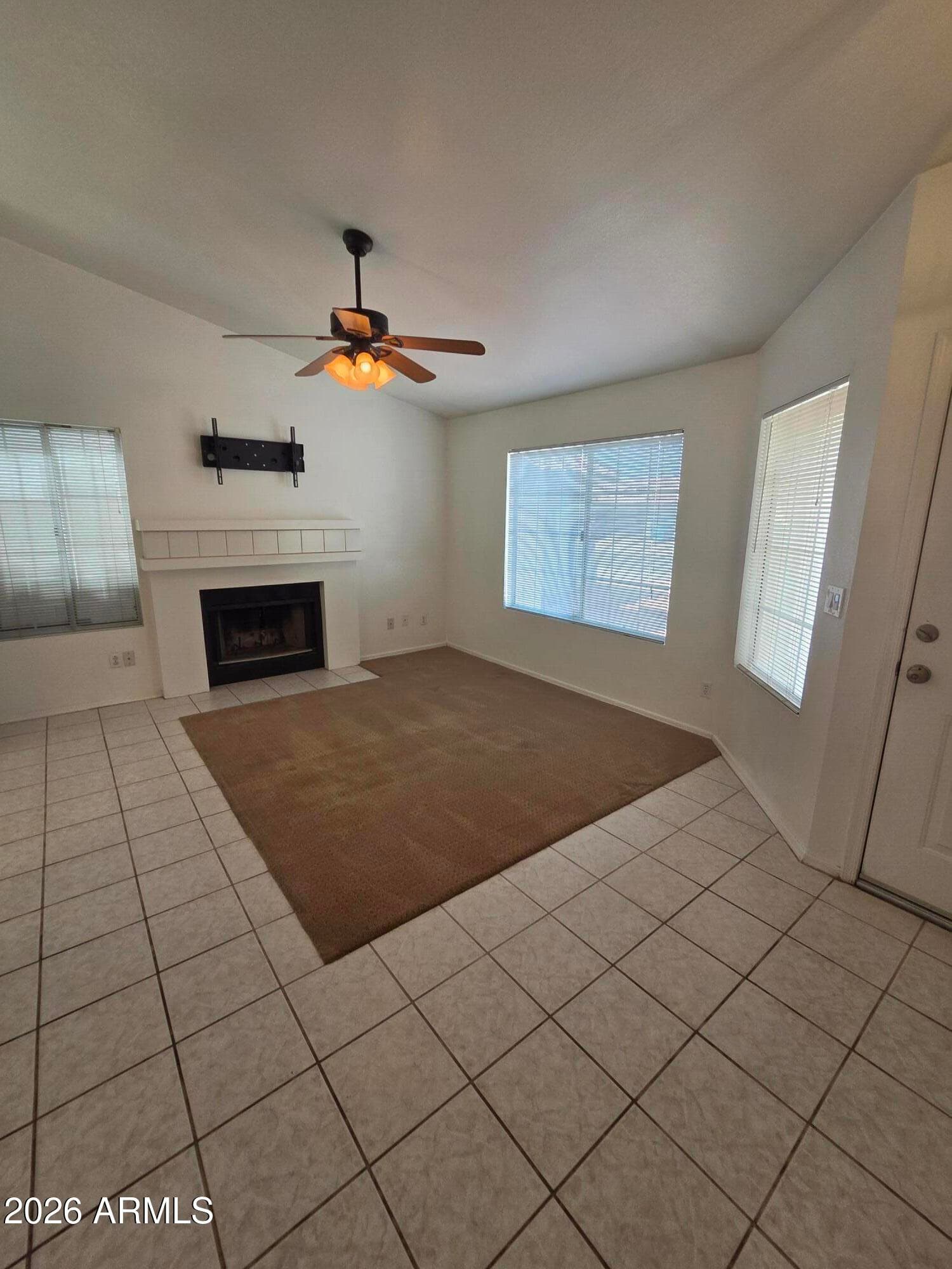 2925 E BLACKHAWK Drive, Phoenix, AZ 85050 — photo 3 of 19