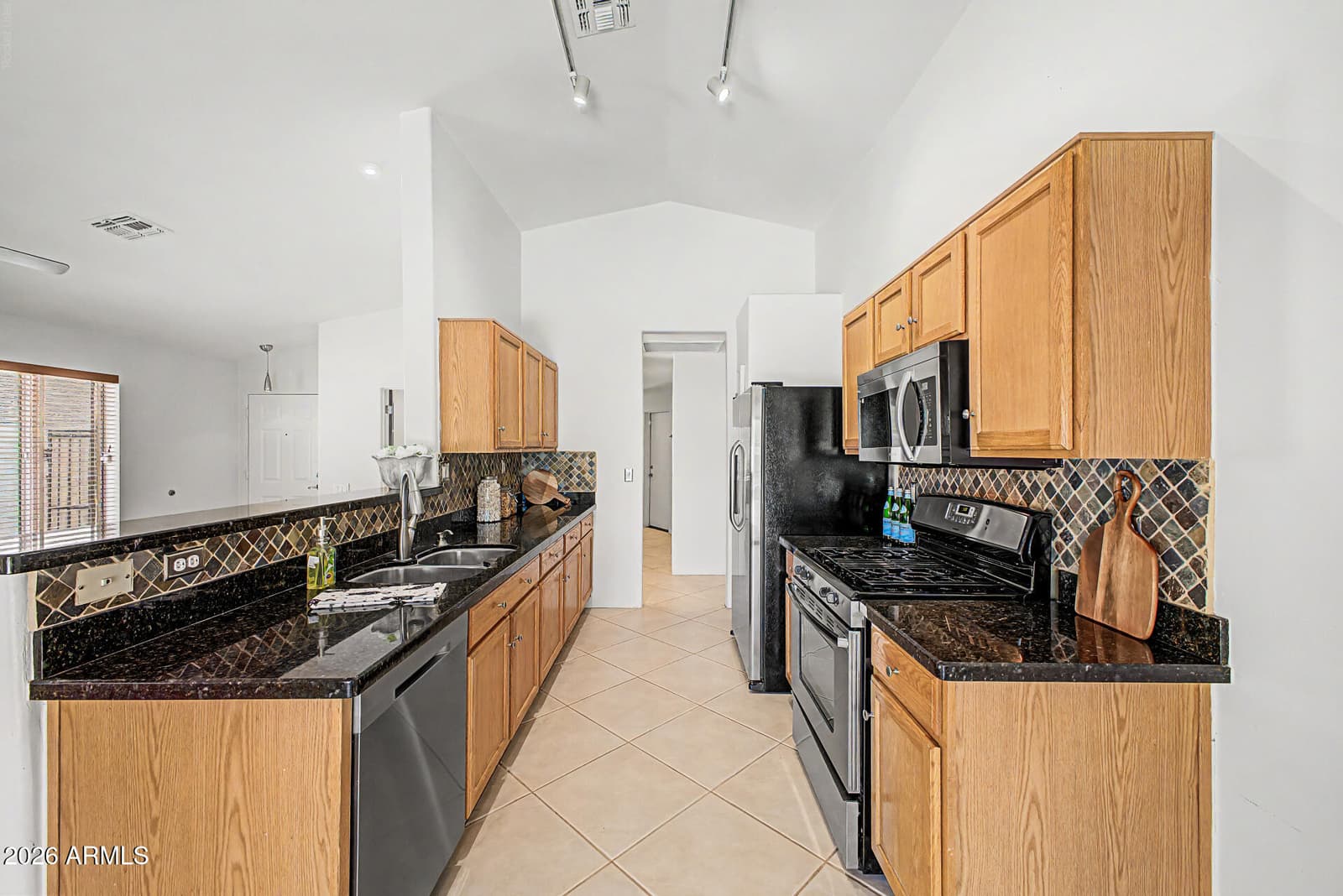 4040 N 14TH Place, Phoenix, AZ 85014 — photo 10 of 48