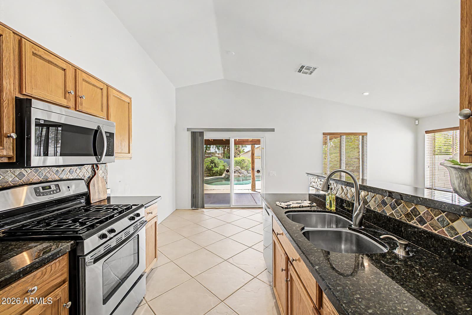 4040 N 14TH Place, Phoenix, AZ 85014 — photo 13 of 48