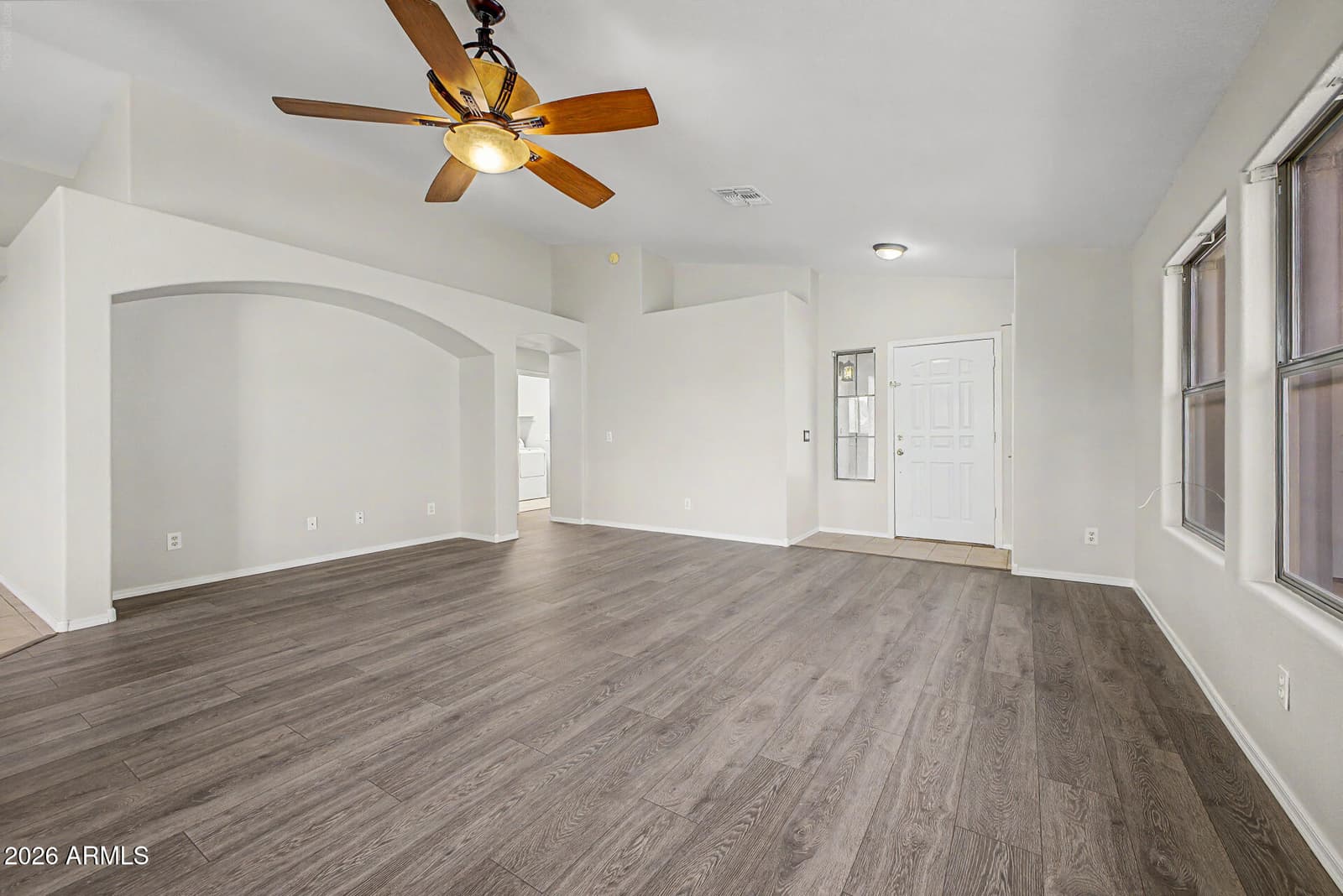 8965 E HILLVIEW Street, Mesa, AZ 85207 — photo 10 of 34