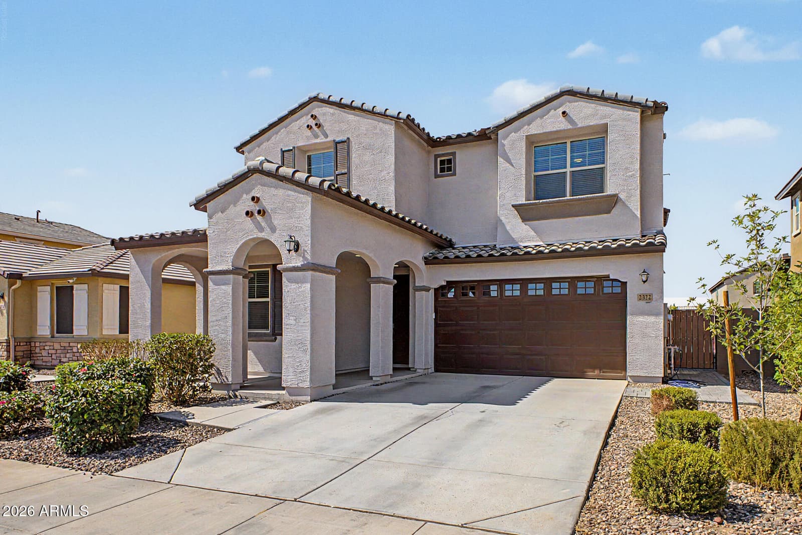 2322 E PALMDALE Lane, Gilbert, AZ 85298 — photo 6 of 40