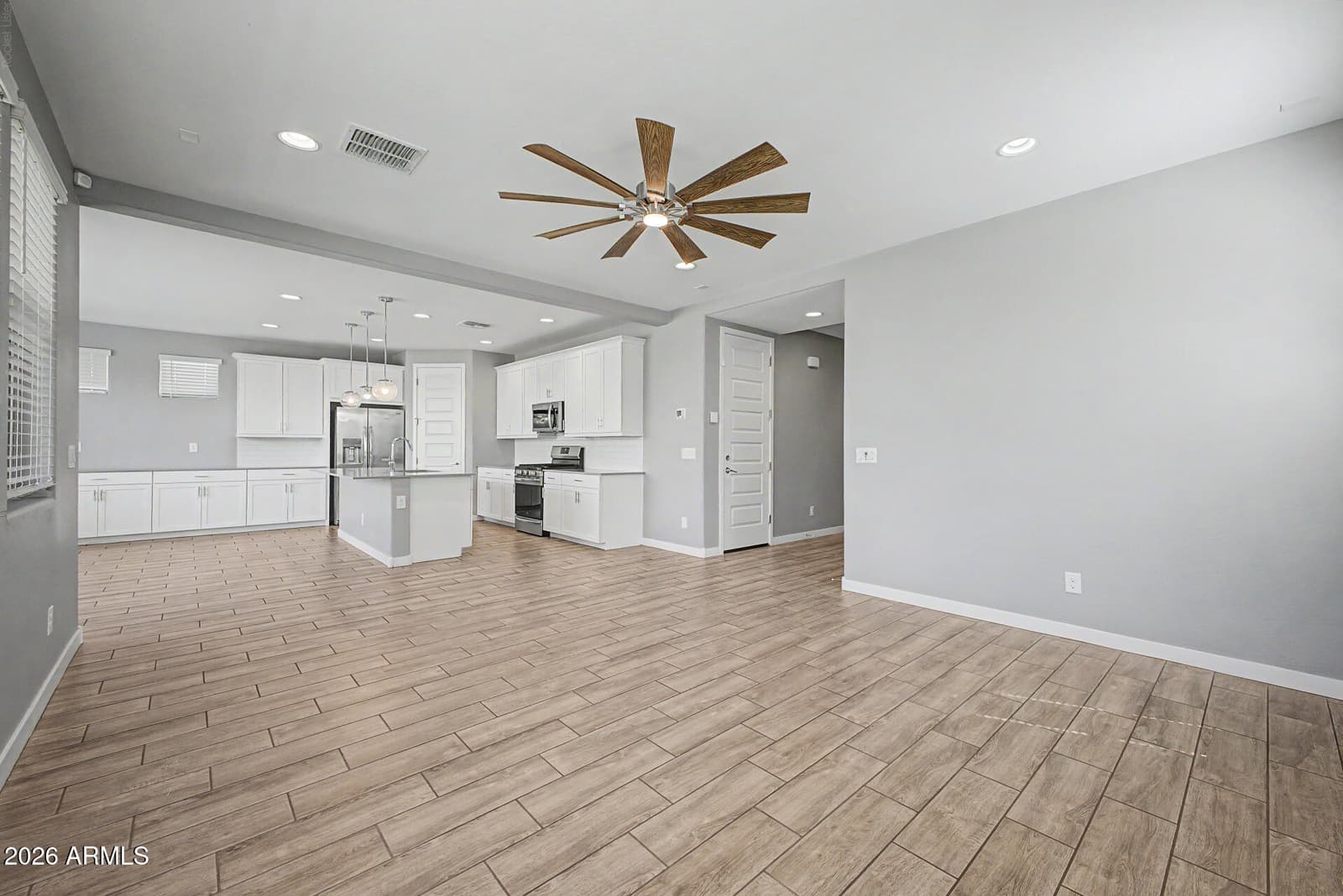 2322 E PALMDALE Lane, Gilbert, AZ 85298 — photo 11 of 40
