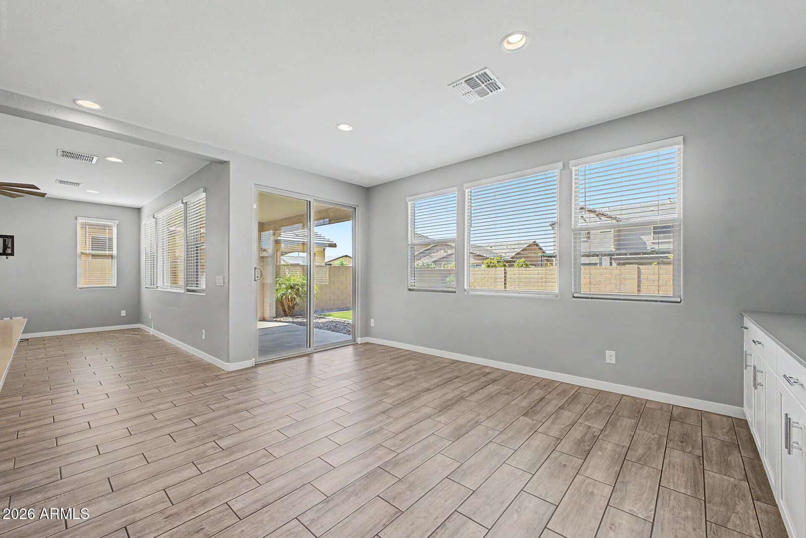 2322 E PALMDALE Lane, Gilbert, AZ 85298 — photo 13 of 40